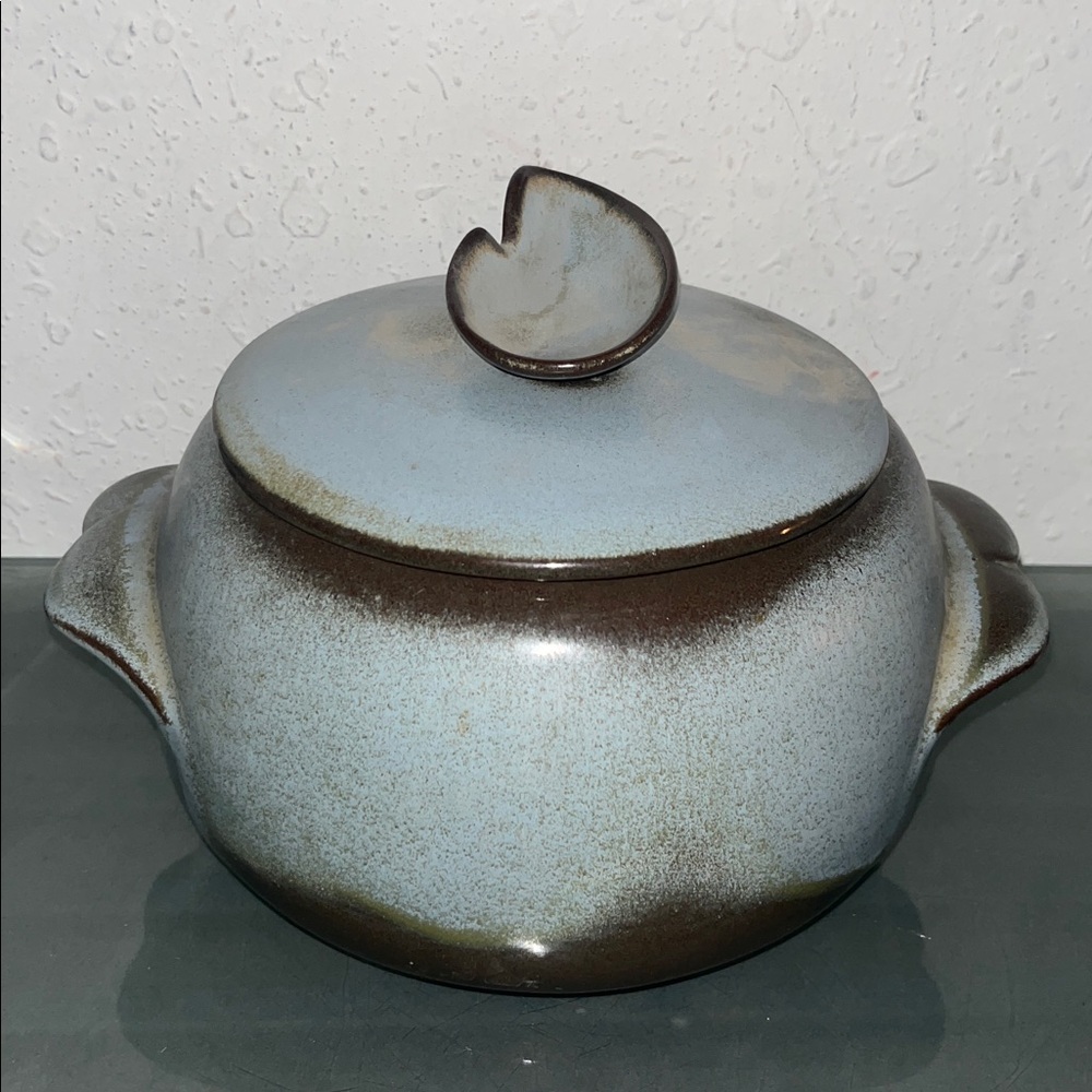 Vintage Frankoma Pottery covered casserole dish/bean pot 4V